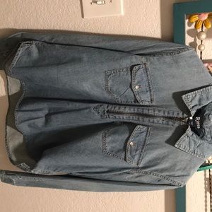 L size minor tearing on left side